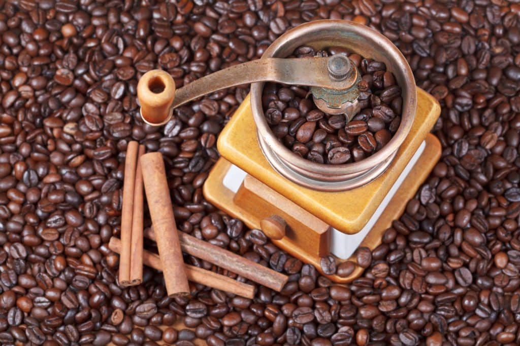 Kaffemaskine med kværn